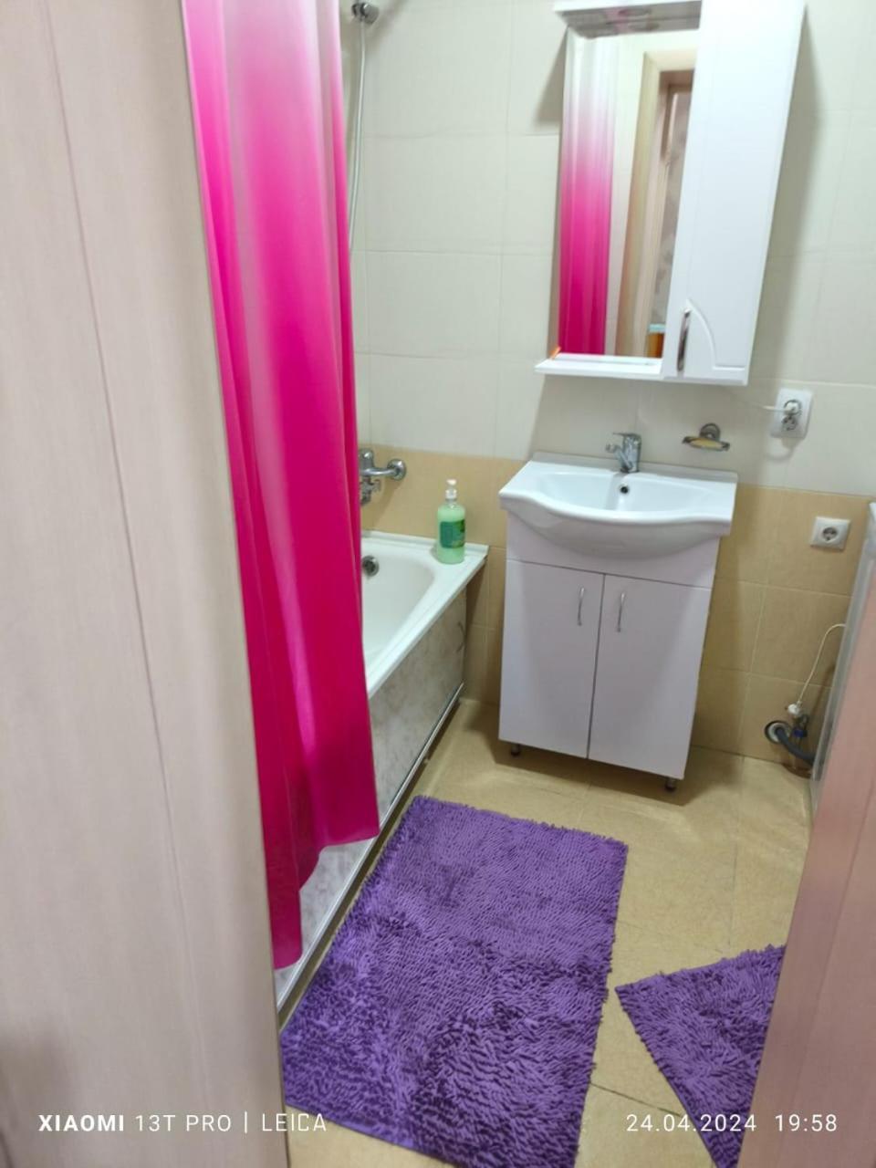 Уютная Квартира Комфорт Класса76 Astana Luaran gambar